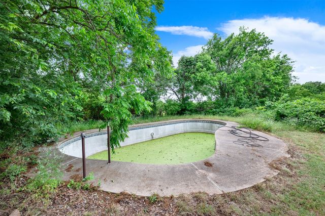 1415 S Joe Wilson Road, Cedar Hill, TX 75104
