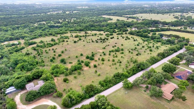 1415 S Joe Wilson Road, Cedar Hill, TX 75104