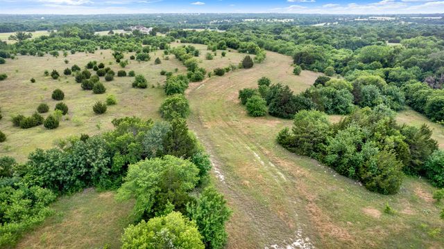 1415 S Joe Wilson Road, Cedar Hill, TX 75104