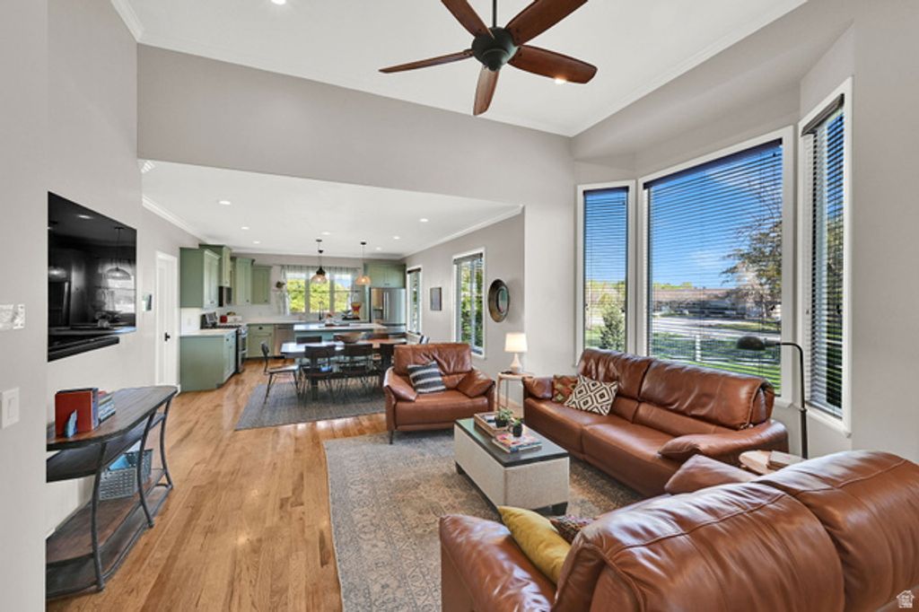 Image 5 of property listing at 2137 W 200 S, Marriott Slaterville, UT 84404