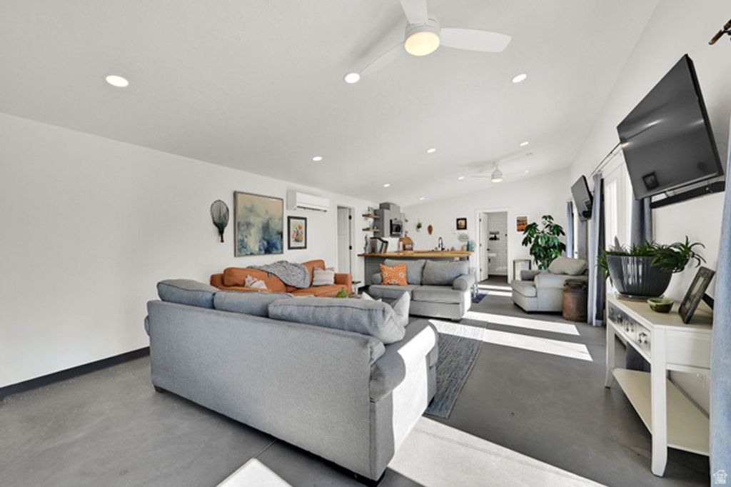 Image 41 of property listing at 2137 W 200 S, Marriott Slaterville, UT 84404