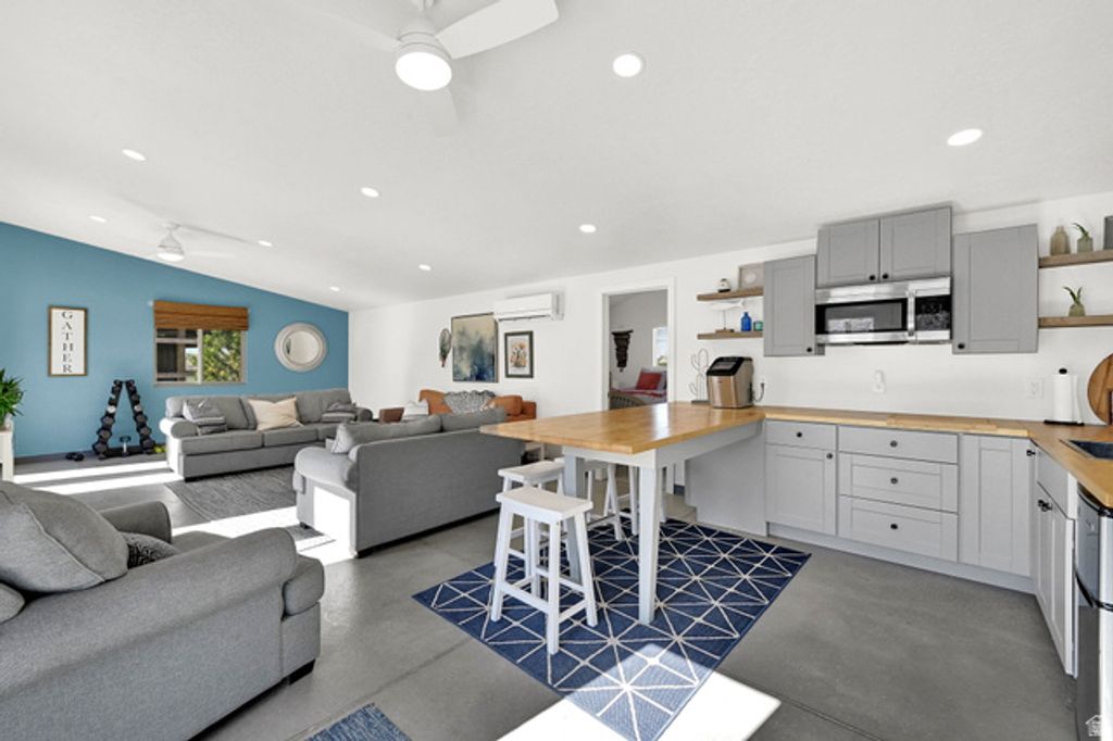 Image 45 of property listing at 2137 W 200 S, Marriott Slaterville, UT 84404