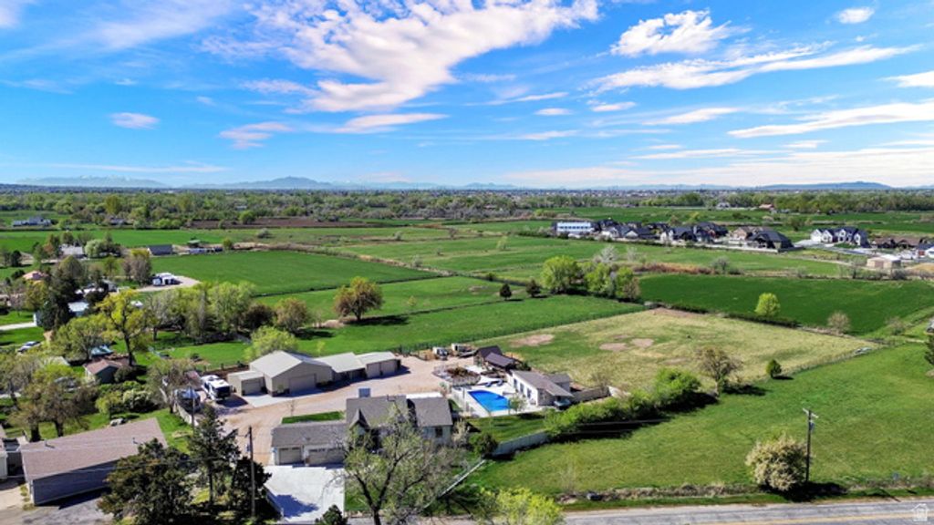 Image 79 of property listing at 2137 W 200 S, Marriott Slaterville, UT 84404