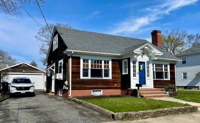 41 Felsmere Avenue, Pawtucket, RI 02861