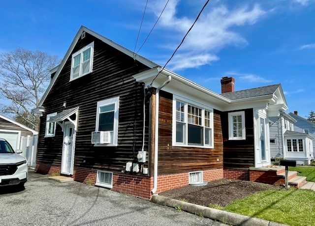 41 Felsmere Avenue, Pawtucket, RI 02861