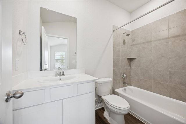 5000 Hazelnut LN, Del Valle, TX 78617