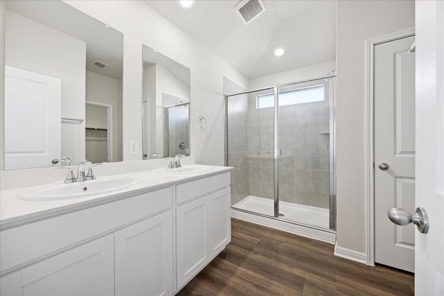 5000 Hazelnut LN, Del Valle, TX 78617