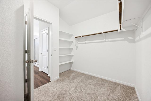 5000 Hazelnut LN, Del Valle, TX 78617