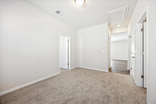 5000 Hazelnut LN, Del Valle, TX 78617