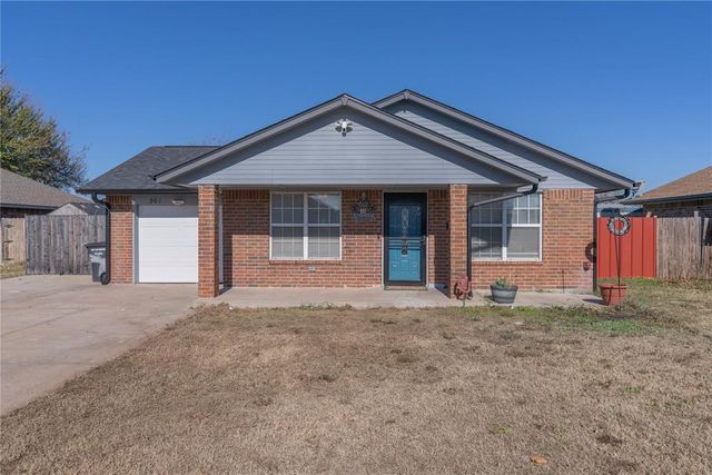 961 N Windermere Drive, Moore, OK 73160