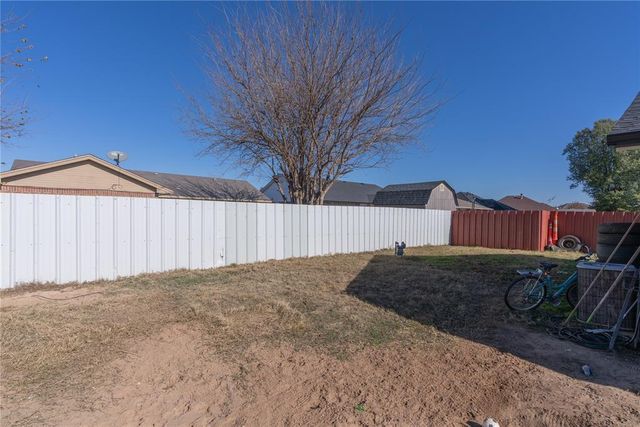 961 N Windermere Drive, Moore, OK 73160