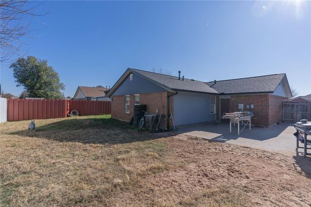961 N Windermere Drive, Moore, OK 73160
