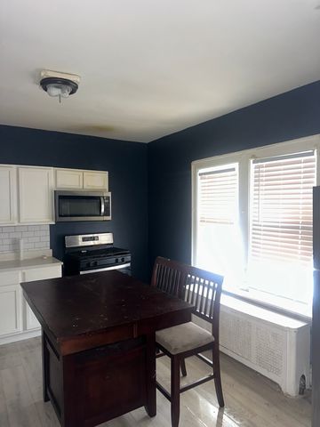 154 W 118th Street 1R, Chicago, IL 60628