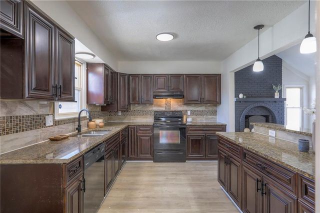 16912 E 4th Terrace, Independence, MO 64056