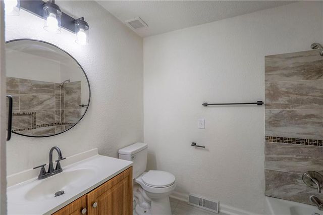 16912 E 4th Terrace, Independence, MO 64056