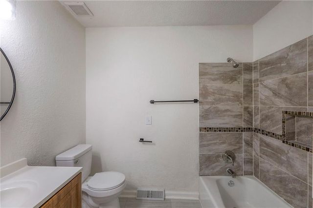 16912 E 4th Terrace, Independence, MO 64056