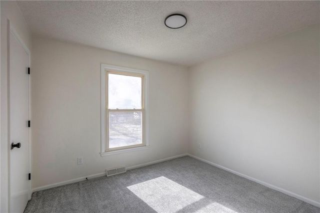 16912 E 4th Terrace, Independence, MO 64056