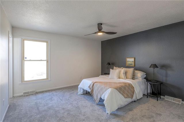 16912 E 4th Terrace, Independence, MO 64056