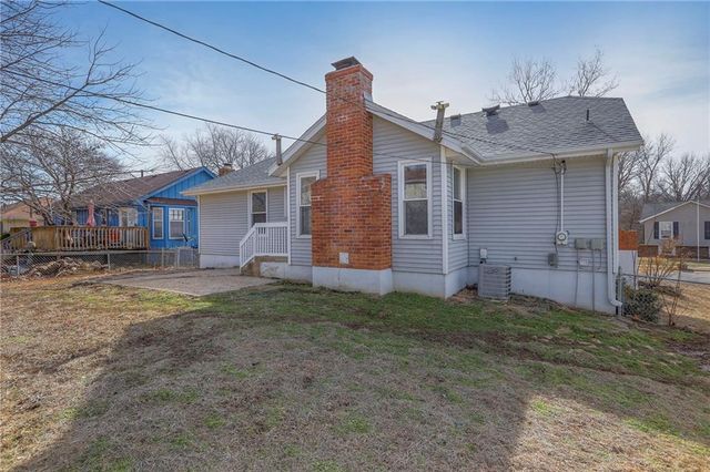 16912 E 4th Terrace, Independence, MO 64056