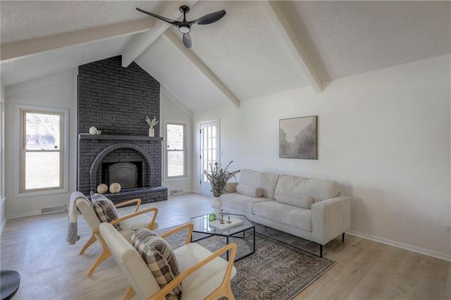 16912 E 4th Terrace, Independence, MO 64056