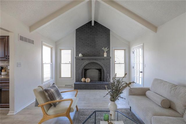 16912 E 4th Terrace, Independence, MO 64056