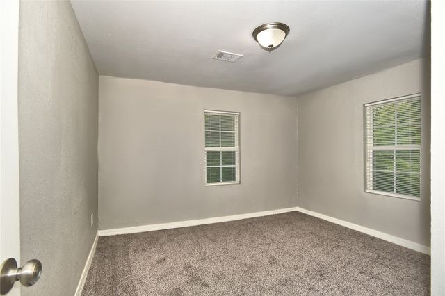 502 N Industrial Avenue E, Sand Springs, OK 74063