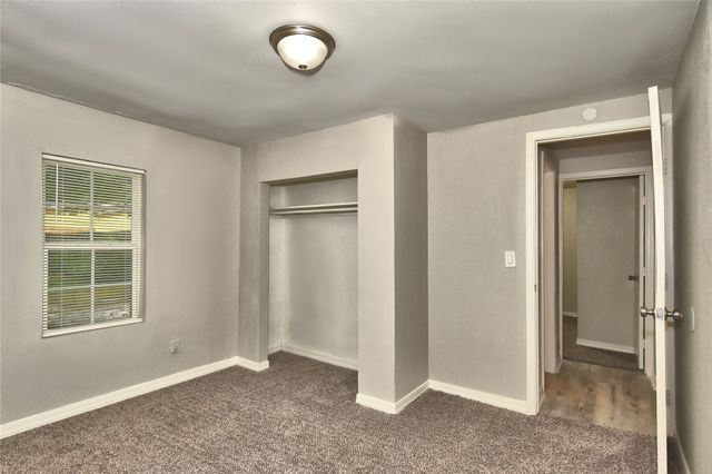 502 N Industrial Avenue E, Sand Springs, OK 74063