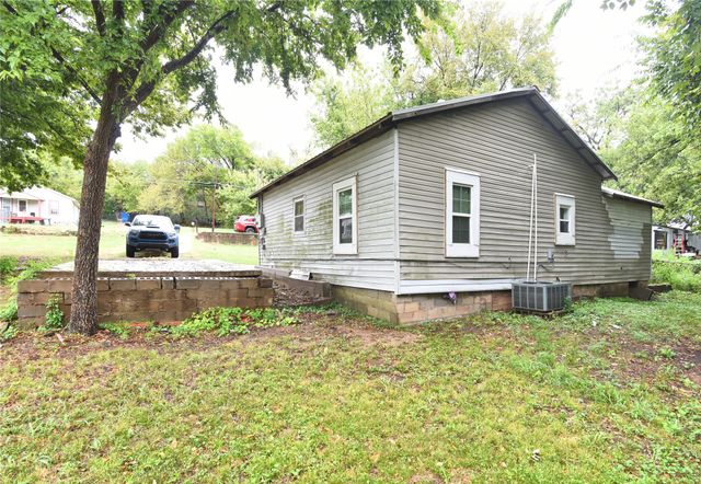 502 N Industrial Avenue E, Sand Springs, OK 74063