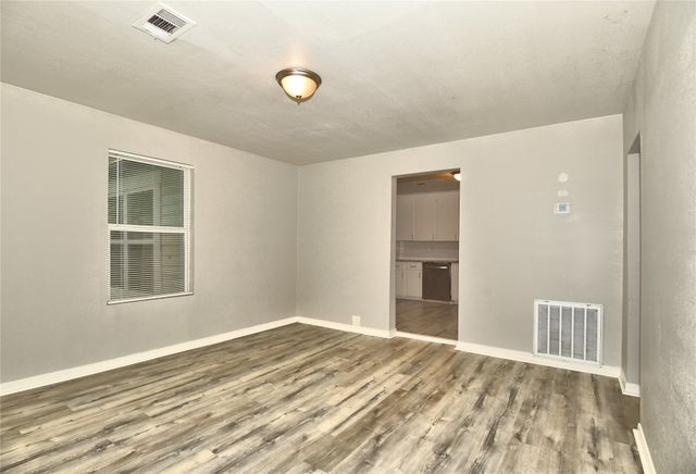 502 N Industrial Avenue E, Sand Springs, OK 74063