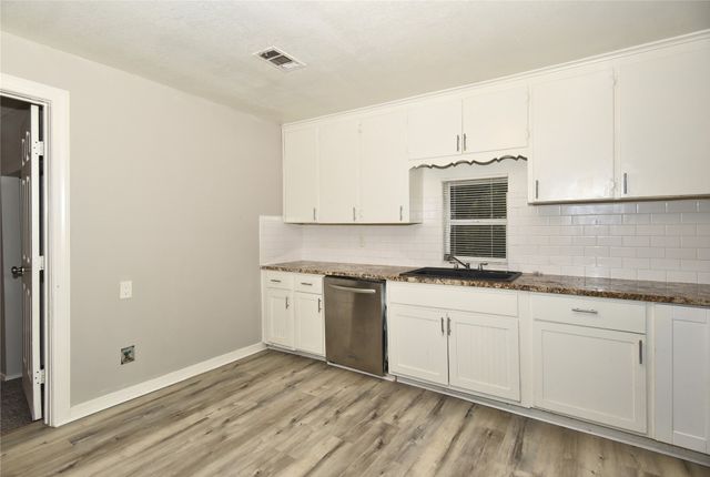 502 N Industrial Avenue E, Sand Springs, OK 74063