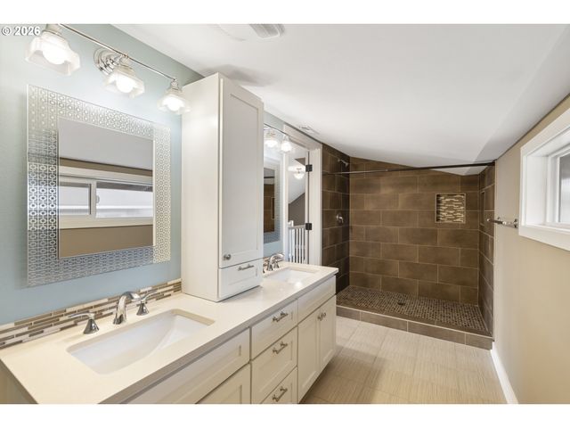 2937 Ne 59TH Ave, Portland, OR 97213