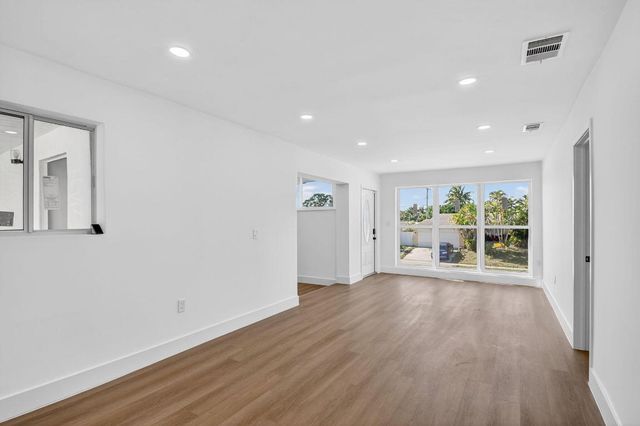 1426 Hillcrest Dr Drive, Lake Worth Beach, FL 33461