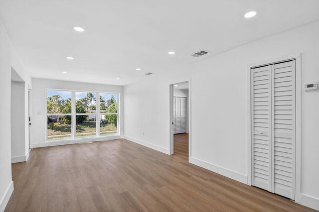 1426 Hillcrest Dr Drive, Lake Worth Beach, FL 33461