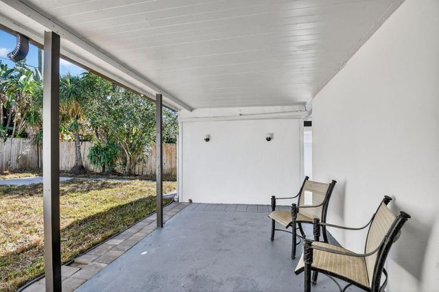 1426 Hillcrest Dr Drive, Lake Worth Beach, FL 33461