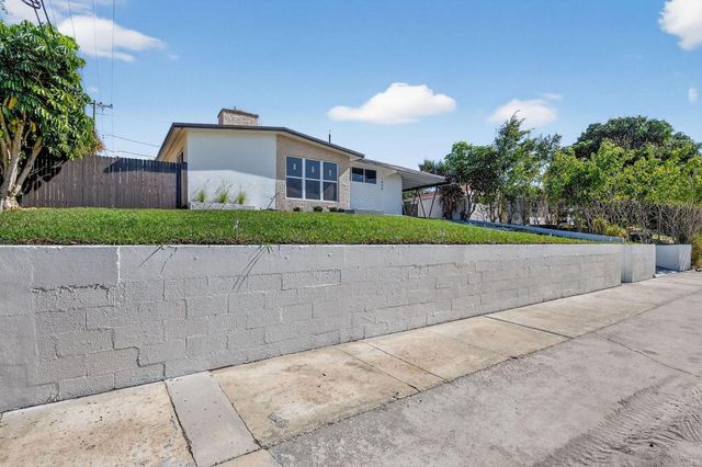 1426 Hillcrest Dr Drive, Lake Worth Beach, FL 33461