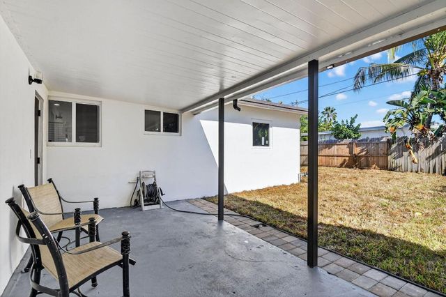 1426 Hillcrest Dr Drive, Lake Worth Beach, FL 33461