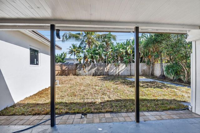 1426 Hillcrest Dr Drive, Lake Worth Beach, FL 33461