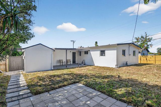 1426 Hillcrest Dr Drive, Lake Worth Beach, FL 33461