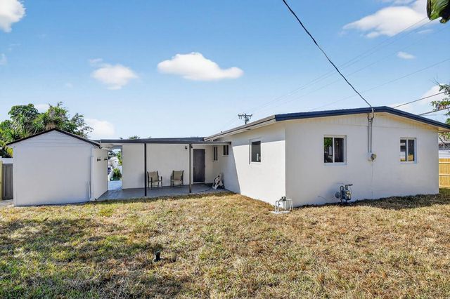 1426 Hillcrest Dr Drive, Lake Worth Beach, FL 33461