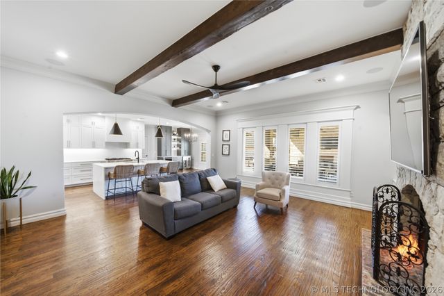 6502 N Oakwood Circle, Owasso, OK 74055