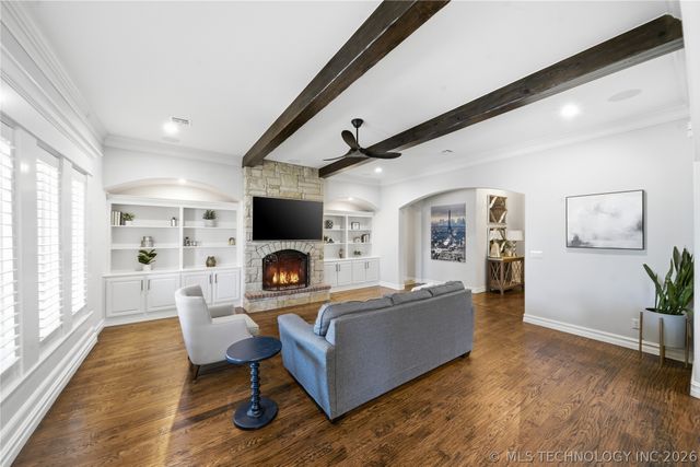 6502 N Oakwood Circle, Owasso, OK 74055