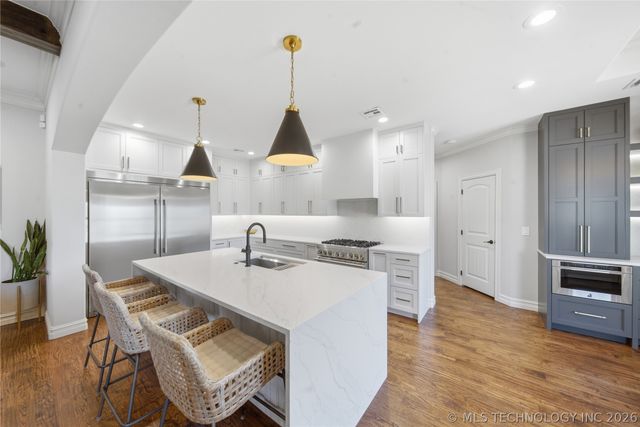 6502 N Oakwood Circle, Owasso, OK 74055