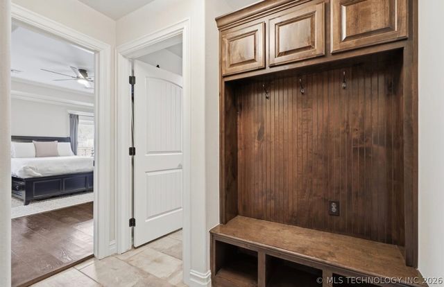 6502 N Oakwood Circle, Owasso, OK 74055