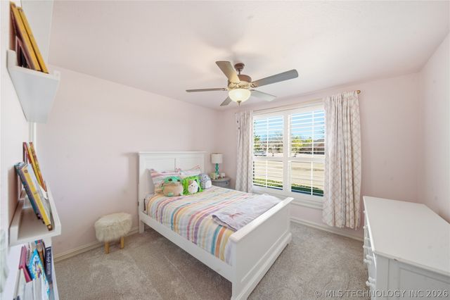 6502 N Oakwood Circle, Owasso, OK 74055