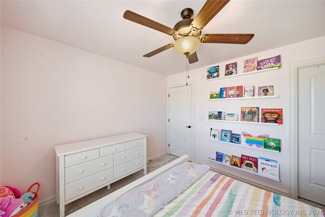 6502 N Oakwood Circle, Owasso, OK 74055