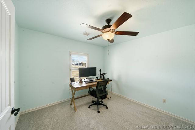 6502 N Oakwood Circle, Owasso, OK 74055