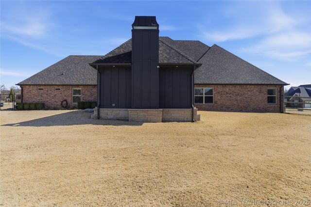 6502 N Oakwood Circle, Owasso, OK 74055