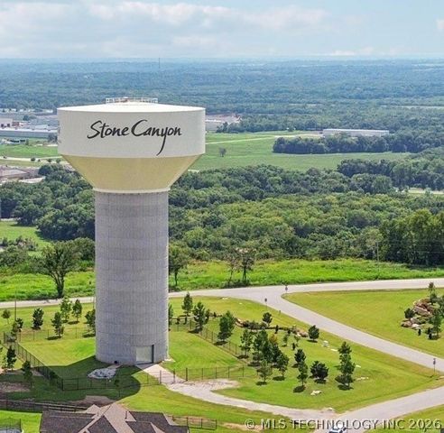 6502 N Oakwood Circle, Owasso, OK 74055