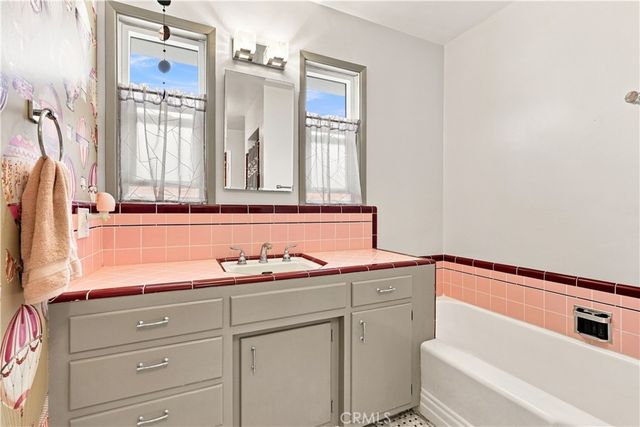 250 Palomares, Ventura, CA 93003