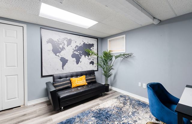 1211 Diane Lane, Elk Grove Village, IL 60007